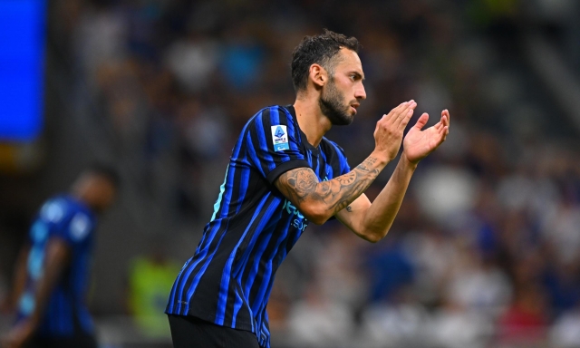 L'Inter ha bisogno del vero Calha: Juve e Ajax per allontanare il mercato. Ma il Gala... 1 L'Inter ha bisogno del vero Calha: Juve e Ajax per allontanare il mercato. Ma il Gala...