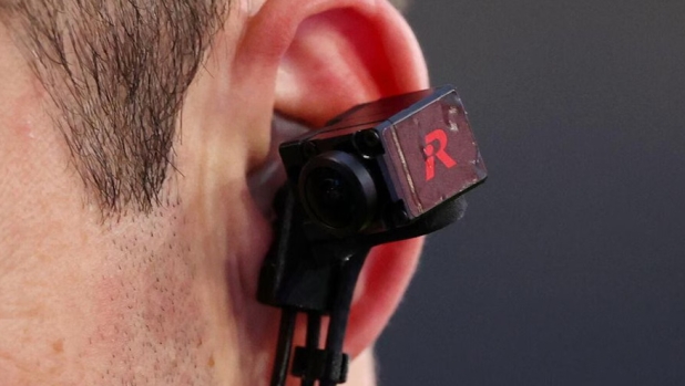 Refcam, e l'arbitro diventa una creatura a tre occhi. Ma è proprio necessario mostrare tutto? 2 Refcam, e l'arbitro diventa una creatura a tre occhi. Ma è proprio necessario mostrare tutto?