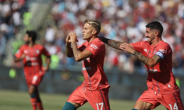 Mina e Felici firmano la prima vittoria del Cagliari. Il Parma ci prova ma non fa male 1 Mina e Felici firmano la prima vittoria del Cagliari. Il Parma ci prova ma non fa male