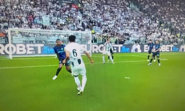 È di Kelly il primo gol filmato dalla "refcam": ecco come l'ha visto l'arbitro