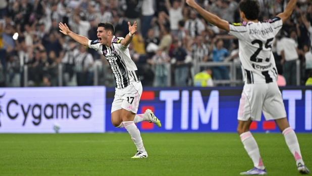 Juve-Inter, le pagelle: Yildiz ispirato e verticale, 8. Sommer mani bucate, da 4 3 Juve-Inter, le pagelle: Yildiz ispirato e verticale, 8. Sommer mani bucate, da 4