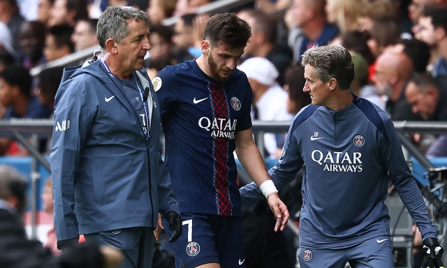 Psg, si fa male anche Kvara. Ma con il Lens basta la doppietta di Barcola
