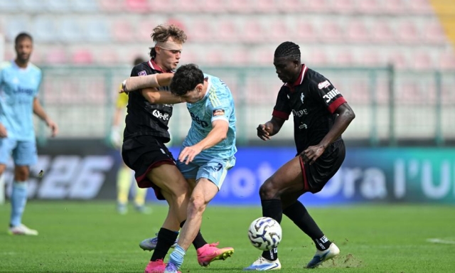 Salernitana salvata da Donnarumma. Arezzo, che rimonta con la Juve. Crollo Catania 1 Salernitana salvata da Donnarumma. Arezzo, che rimonta con la Juve. Crollo Catania
