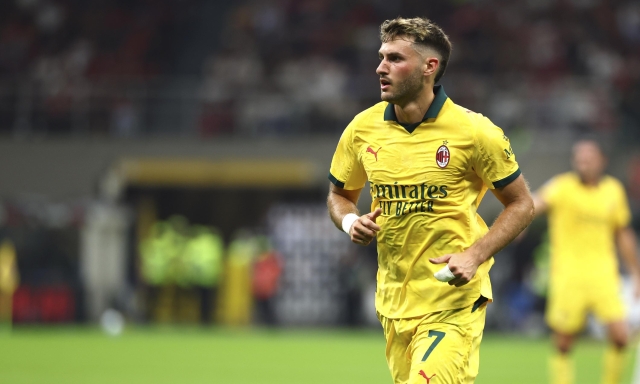 Milan-Napoli, le formazioni ufficiali: Gimenez e Pulisic dal 1', Conte con Marianucci