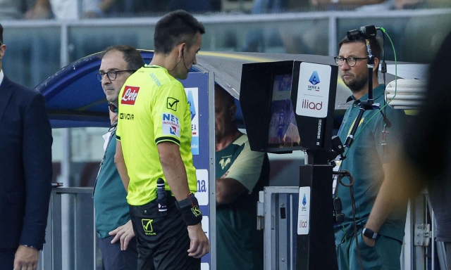 Dopo il disastro in Verona-Juve, l'arbitro Rapuano "retrocesso" in Serie B 1 Dopo il disastro in Verona-Juve, l'arbitro Rapuano "retrocesso" in Serie B