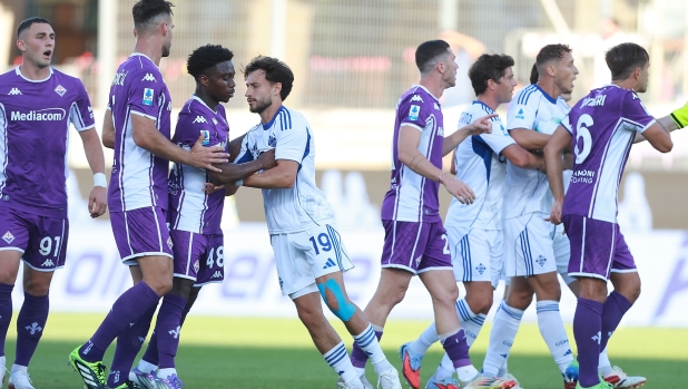Fiorentina, Lamptey si infortuna contro il Como ed esce dopo 20 minuti 4 Fiorentina, Lamptey si infortuna contro il Como ed esce dopo 20 minuti