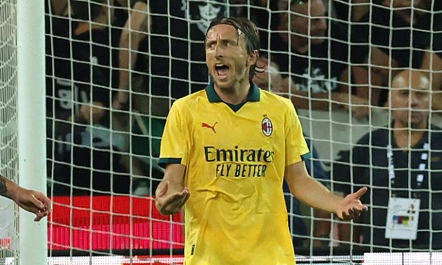 Albertini: "Questo Modric sembra Pirlo. Ed è anche merito suo se il Milan non prende gol" 3 Albertini: "Questo Modric sembra Pirlo. Ed è anche merito suo se il Milan non prende gol"