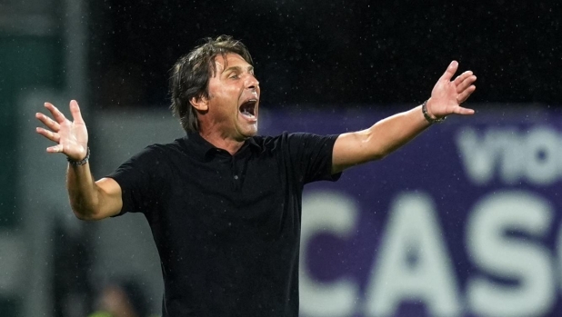 Lotta scudetto, il borsino delle anti-Napoli. Conte prova la fuga, quanti problemi per le altre 3 Lotta scudetto, il borsino delle anti-Napoli. Conte prova la fuga, quanti problemi per le altre