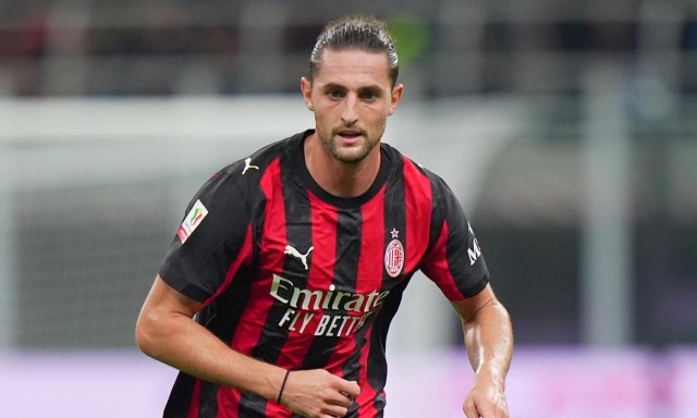 Bagno di folla per Rabiot: "Napoli e Juve ci diranno chi siamo, ma non parliamo di scudetto" 3 Bagno di folla per Rabiot: "Napoli e Juve ci diranno chi siamo, ma non parliamo di scudetto"