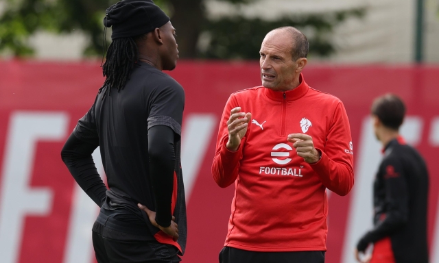 Milan, le ultime verso il Napoli: Leao in panchina, ma pronto a scattare. In avanti Gimenez 1 Milan, le ultime verso il Napoli: Leao in panchina, ma pronto a scattare. In avanti Gimenez