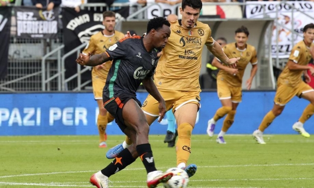 Frosinone, manita al Mantova! L'Avellino vince ancora, riecco il Venezia. Pari tra Cesena e Palermo