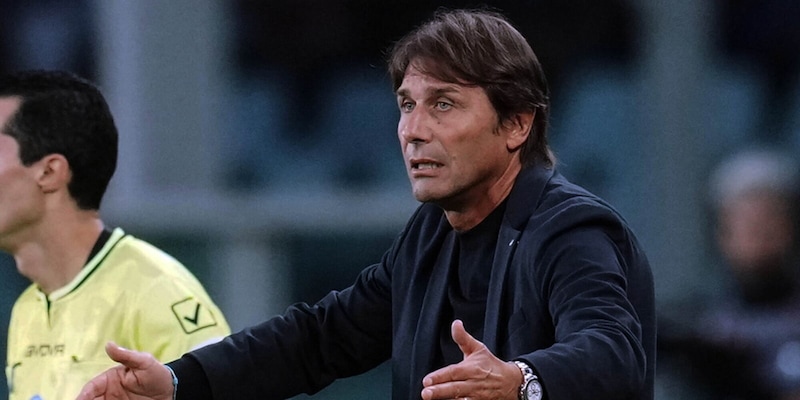 Napoli, per Conte l&rsquo;ora pi&ugrave; dura: difesa colabrodo e acquisti flop