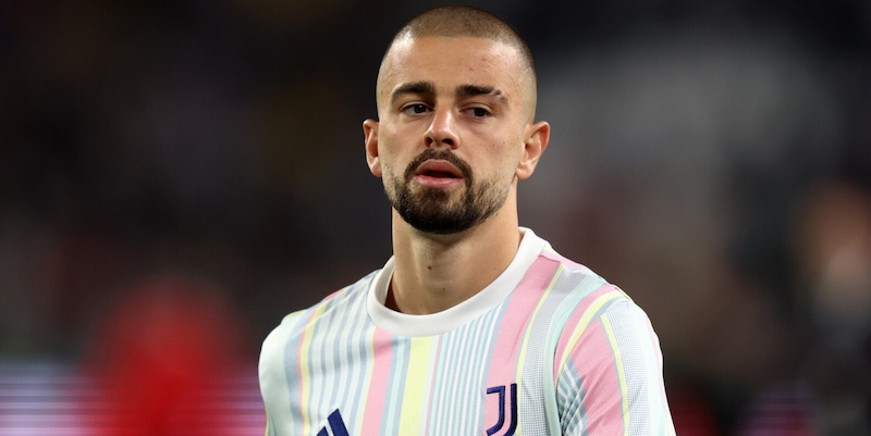 Zhegrova tra infortuni e bocciature: ormai è un caso. Adesso anche i tifosi si interrogano 1 Zhegrova tra infortuni e bocciature: ormai è un caso. Adesso anche i tifosi si interrogano