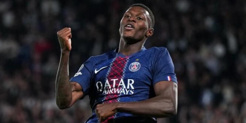 Pari tra Lilla e Psg: Ethan Mbapp&eacute; risponde a Nuno Mendes. Cade il Lione di Fonseca