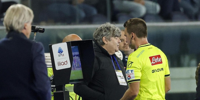 <!--StartFragment -->Tre rigori in Verona-Sassuolo, uno solo viene calciato: cos'&egrave; successo<!--EndFragment -->