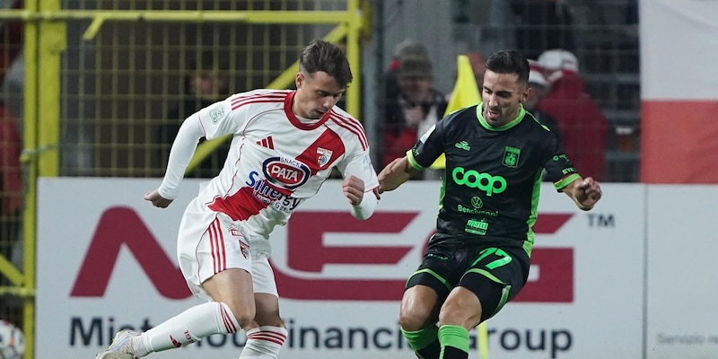 Serie B, il Catanzaro vince in casa del Mantova. Tre punti anche per il Venezia 3 Serie B, il Catanzaro vince in casa del Mantova. Tre punti anche per il Venezia