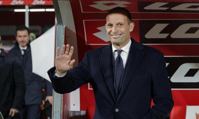 Tra Allegri e gli juventini c'è stato amore e odio: stasera lo Stadium lo accoglierà così... 1 Tra Allegri e gli juventini c'è stato amore e odio: stasera lo Stadium lo accoglierà così...