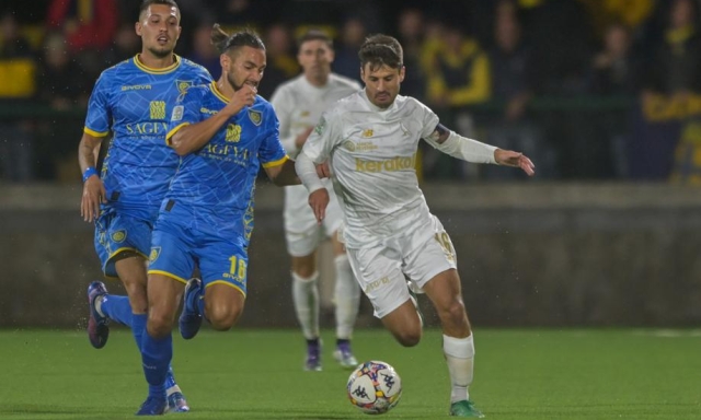 Solo pareggi in Serie B: il Modena si ferma ma rimane primo. Samp-Catanzaro 0-0