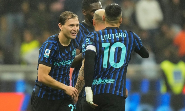 Lotta, corre, ripulisce palloni e... segna: come gioca il regista Barella