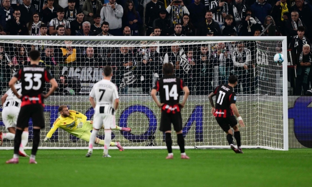 Pulisic sbaglia un rigore, David e Leao sprecano: un brutto Juve-Milan finisce 0-0