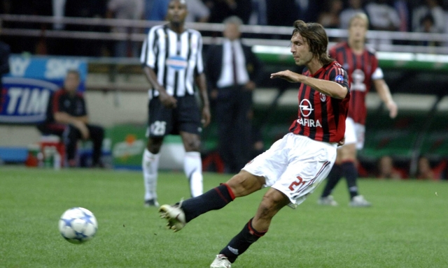 La 'Maledetta' compie 20 anni: così è nata la punizione divina di Andrea Pirlo 4 La 'Maledetta' compie 20 anni: così è nata la punizione divina di Andrea Pirlo