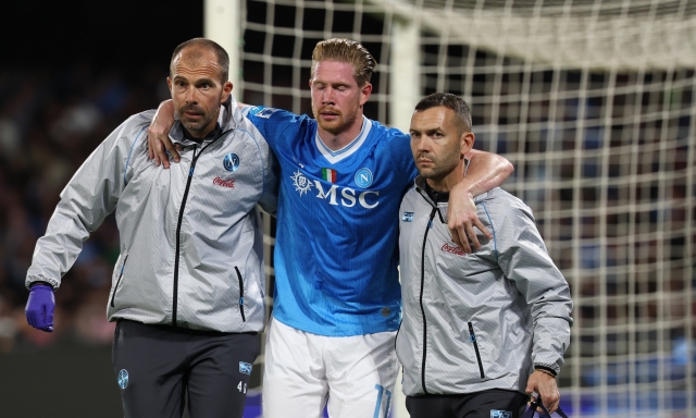 De Bruyne, gli esami sono una sentenza: confermata la lesione, il Napoli lo riavrà nel 2026 2 De Bruyne, gli esami sono una sentenza: confermata la lesione, il Napoli lo riavrà nel 2026