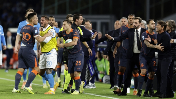 La demenza senile di Mou, i dissapori con Chivu e... tutte le liti-cult di Conte 3 La demenza senile di Mou, i dissapori con Chivu e... tutte le liti-cult di Conte