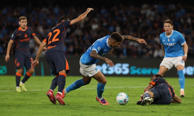 Napoli-Inter, l'ex arbitro Bergonzi accusa Di Lorenzo: "Antisportivo". Il club: "Inaccettabile" 4 Napoli-Inter, l'ex arbitro Bergonzi accusa Di Lorenzo: "Antisportivo". Il club: "Inaccettabile"