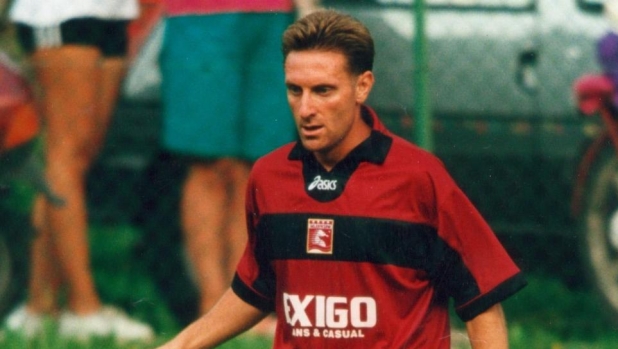 Morto a 55 anni Carlo Ricchetti, bandiera della Salernitana nella storica promozione in A 5 Morto a 55 anni Carlo Ricchetti, bandiera della Salernitana nella storica promozione in A