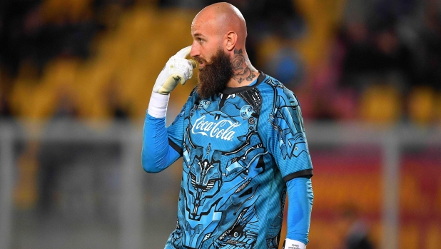 LIVE Lecce-Napoli 0-1: Neres, grande palla per Anguissa che di testa beffa Falcone 1 LIVE Lecce-Napoli 0-1: Neres, grande palla per Anguissa che di testa beffa Falcone