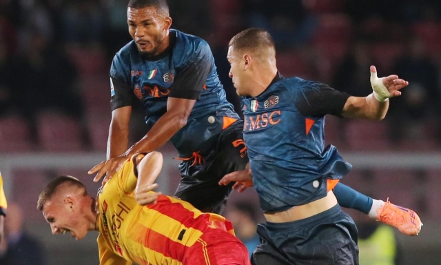 La tensione, il rigore parato, gli occhi lucidi in panchina: Camarda, anatomia di una serata no 2 La tensione, il rigore parato, gli occhi lucidi in panchina: Camarda, anatomia di una serata no