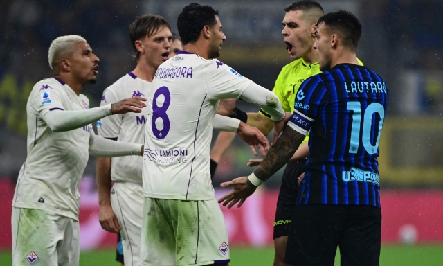 Giocatori e allenatori ammoniti o espulsi nella 9ª giornata: i malus al Fantacampionato 2 Giocatori e allenatori ammoniti o espulsi nella 9ª giornata: i malus al Fantacampionato