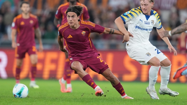 Roma-Parma, le pagelle: Dybala gioca da maestro (7). Britschgi, errore da scuola calcio (5) 4 Roma-Parma, le pagelle: Dybala gioca da maestro (7). Britschgi, errore da scuola calcio (5)