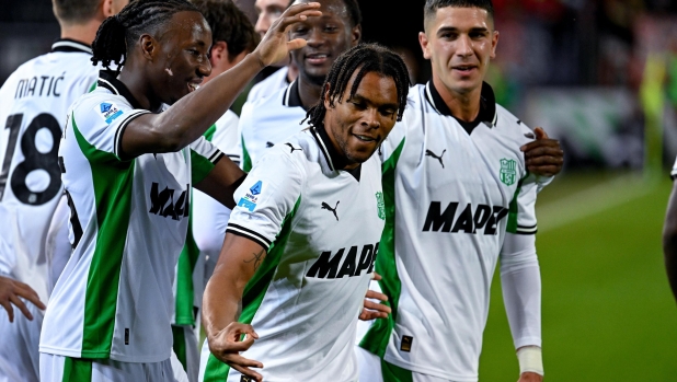 Due magie di Laurienté e Pinamonti, poi Seba Esposito: colpo Sassuolo a Cagliari 3 Due magie di Laurienté e Pinamonti, poi Seba Esposito: colpo Sassuolo a Cagliari