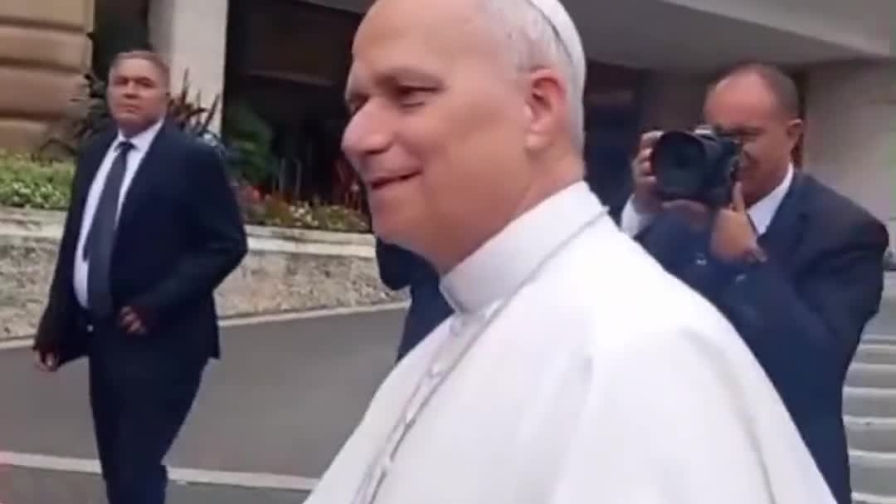 "Vincemo 'o Scudetto, Papa!": l'incontro coi tifosi è esilarante 4 "Vincemo 'o Scudetto, Papa!": l'incontro coi tifosi è esilarante