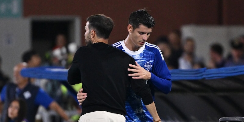 Fabregas 'difende' Morata: "Non parlo di Mina, dovrebbe farlo l'arbitro" 1 Fabregas 'difende' Morata: "Non parlo di Mina, dovrebbe farlo l'arbitro"