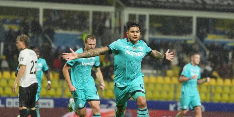 Doppietta di Castro e Miranda trascinano il Bologna: Parma sconfitto con un uomo in meno 1 Doppietta di Castro e Miranda trascinano il Bologna: Parma sconfitto con un uomo in meno