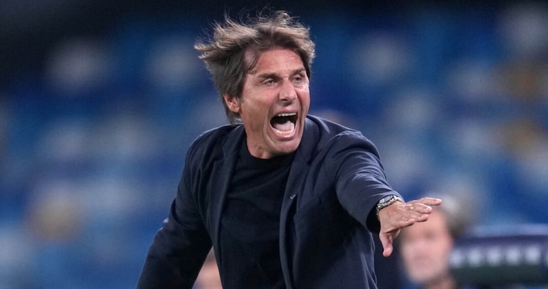 Conte, trash talk a Fabregas: "L'avete preparata cos&igrave;". Poi la grinta: "Napoli, uomini veri"