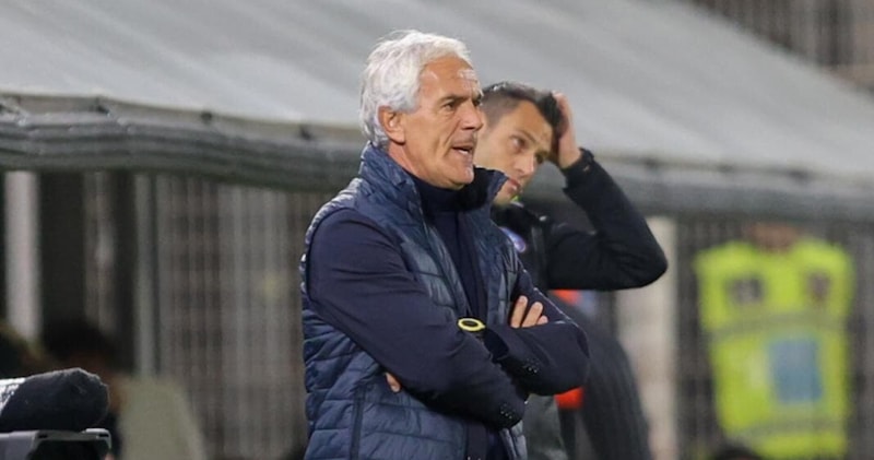 Donadoni debutta con un pari: lo Spezia in dieci pareggia con il Bari 1 Donadoni debutta con un pari: lo Spezia in dieci pareggia con il Bari