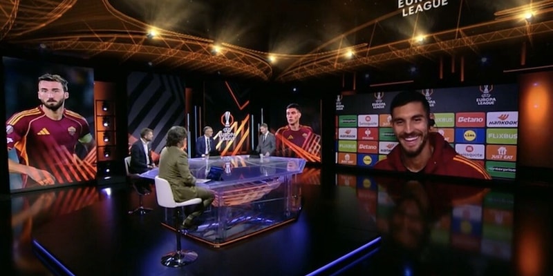 Pellegrini e il siparietto in tv sul futuro alla Roma: "Grazie che non me lo avete chiesto". E in studio reagiscono cos&igrave;