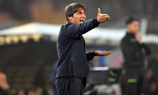 Strutture, organico, stampa e anche lo staff medico: se qualcosa si inceppa è sempre Conte contro tutti 3 Strutture, organico, stampa e anche lo staff medico: se qualcosa si inceppa è sempre Conte contro tutti