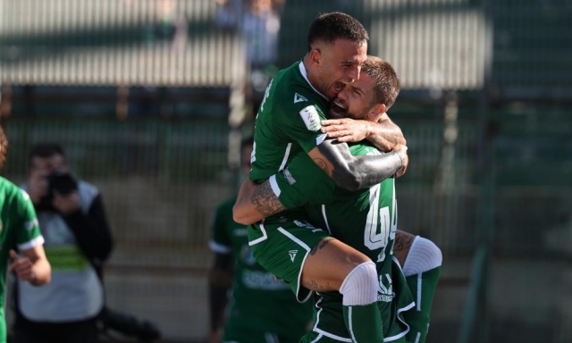 Avellino, vittoria pazza al Partenio: 4-3 alla Reggiana tra autogol e rimonte 2 Avellino, vittoria pazza al Partenio: 4-3 alla Reggiana tra autogol e rimonte