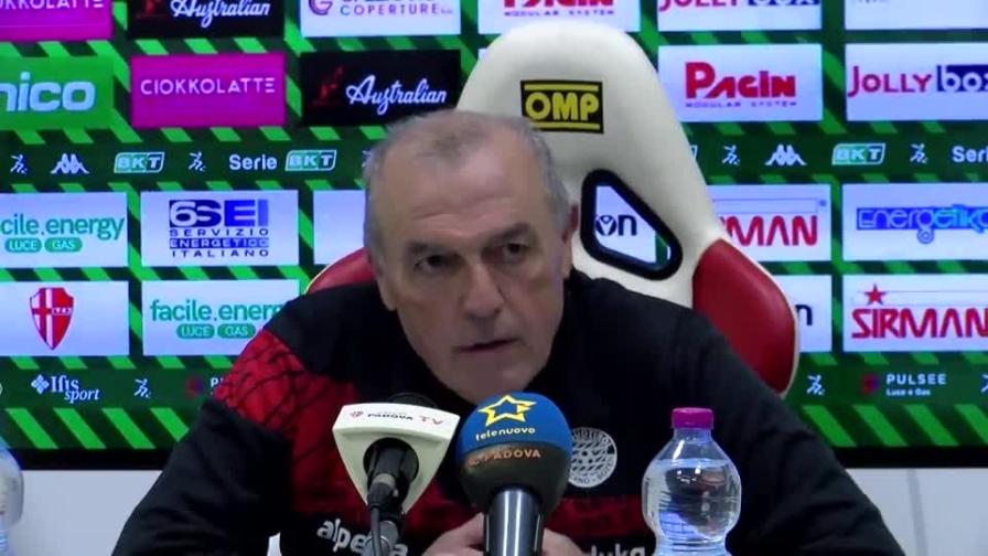 Castori sbotta con il giornalista: "Non mi fare incazzare, torna umile..." 4 Castori sbotta con il giornalista: "Non mi fare incazzare, torna umile..."