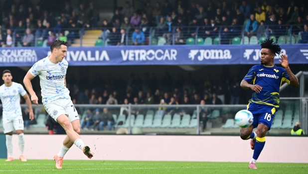 LIVE Verona-Inter 0-1: gol di Zielinski. Frese di testa, blocca Sommer