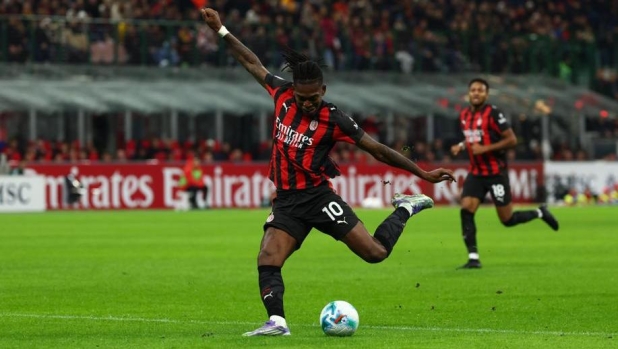 Leao, "opera" finita: adesso ha la schiena tutta ricoperta da un maxi tatuaggio