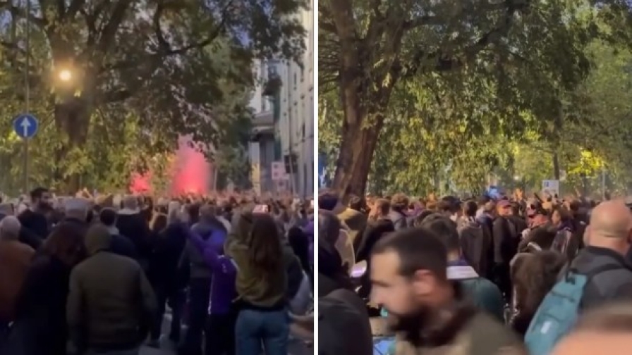 "Vi facciamo un c**o così": tifosi della Fiorentina furiosi contro la società 4 "Vi facciamo un c**o così": tifosi della Fiorentina furiosi contro la società