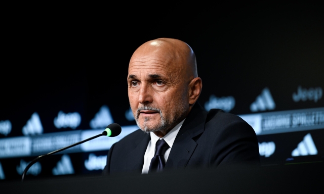 Spalletti: "Vlahovic sarebbe felicissimo di rimanere. Yildiz? Un po' Kvara, un po' Di Natale" 2 Spalletti: "Vlahovic sarebbe felicissimo di rimanere. Yildiz? Un po' Kvara, un po' Di Natale"