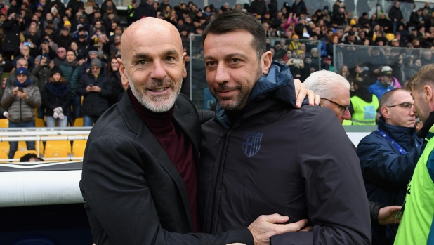 Fiorentina-Pioli, per ora niente accordo. Ma il tecnico se ne andrà: D'Aversa in pole per la Viola 4 Fiorentina-Pioli, per ora niente accordo. Ma il tecnico se ne andrà: D'Aversa in pole per la Viola