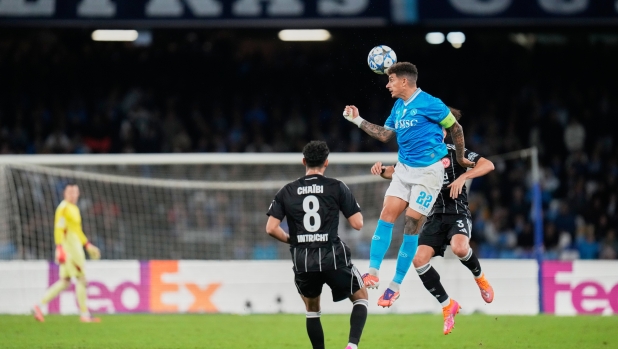 LIVE Napoli-Eintracht 0-0: gli azzurri premono, i tedeschi però alzano il muro 4 LIVE Napoli-Eintracht 0-0: gli azzurri premono, i tedeschi però alzano il muro