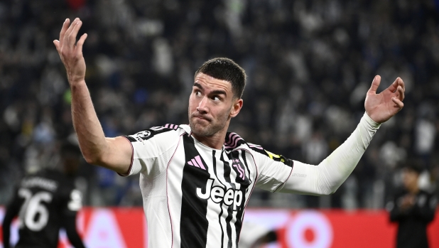 Juve-Vlahovic, Chiellini apre al rinnovo: "Porta aperta da entrambe le parti" 3 Juve-Vlahovic, Chiellini apre al rinnovo: "Porta aperta da entrambe le parti"